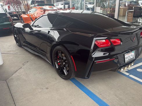 Used 2019 Chevrolet Corvette Stingray Coupe w/ Carbon Flash Badge Package RWD image 19