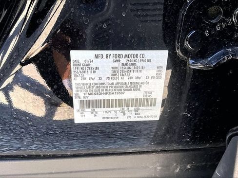 Used 2024 Ford Explorer XLT w/ Equipment Group 202A AWD/4WD image 30