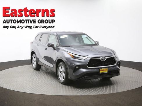 Used 2024 Toyota Highlander LE image 51