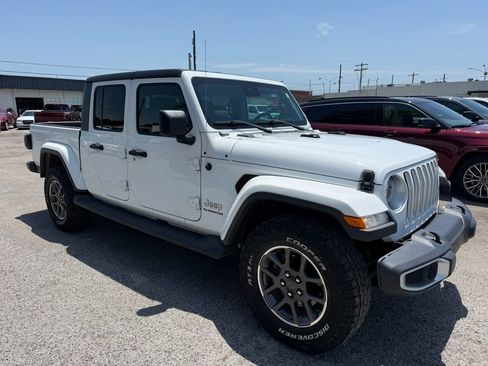 Used 2020 Jeep Gladiator Overland AWD/4WD image 8