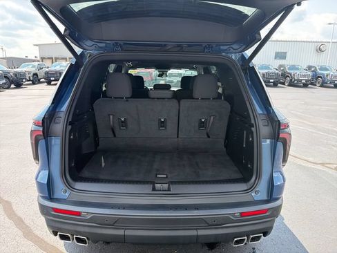 Used 2024 Chevrolet Traverse LS FWD image 27