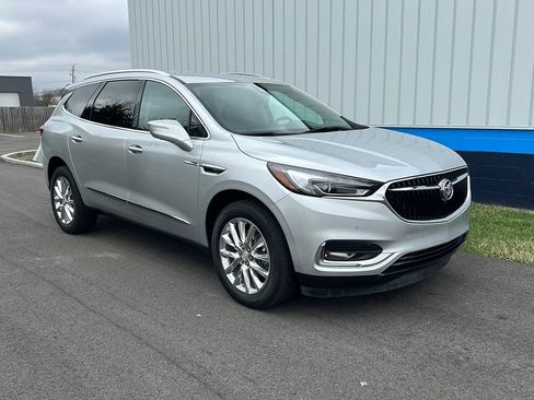 Used 2021 Buick Enclave Premium w/ Surround and Sites Package image 3