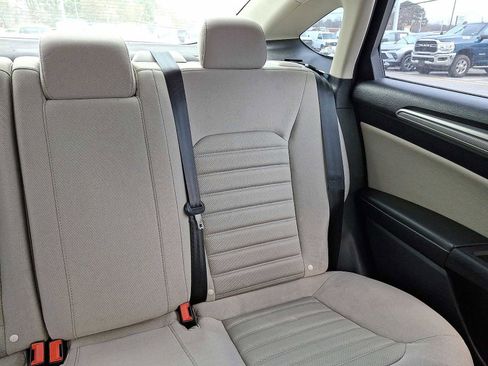 Used 2018 Ford Fusion S image 15