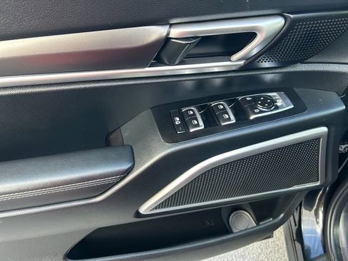 Used 2025 Kia Telluride S AWD/4WD image 11