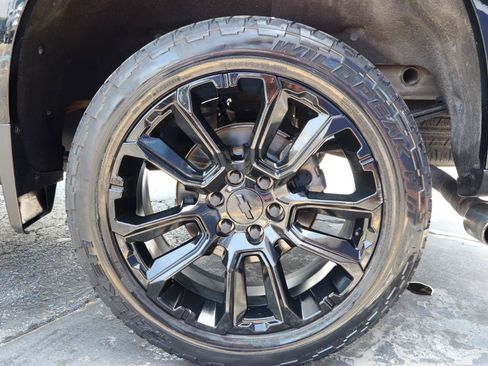 Used 2019 Chevrolet Silverado 1500 LT w/ All-Star Edition RWD image 29