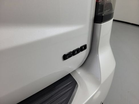 Used 2023 Cadillac Escalade Premium Luxury AWD/4WD image 8