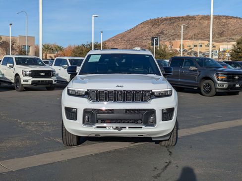 Used 2022 Jeep Grand Cherokee L Overland w/ Advanced Protech Group III image 9