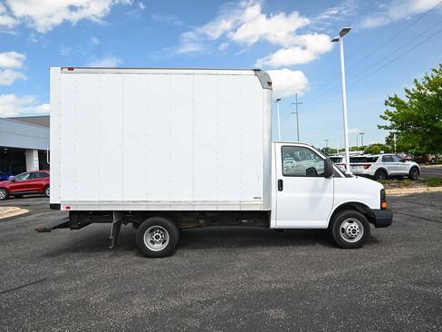 Used 2016 GMC Savana 3500 RWD image 3