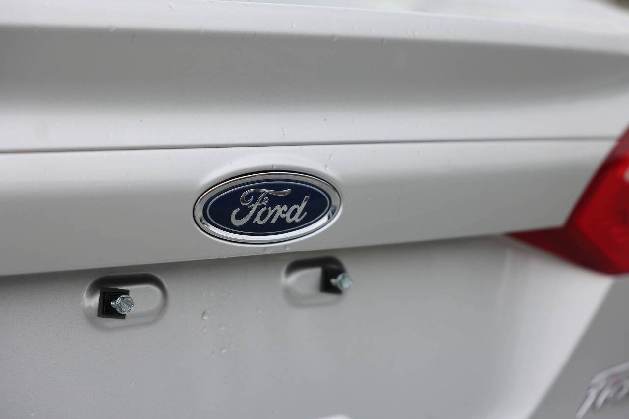 Used 2015 Ford Fiesta SE FWD image 31