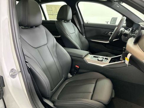 Used 2025 BMW 330i xDrive Sedan w/ Premium Package image 26