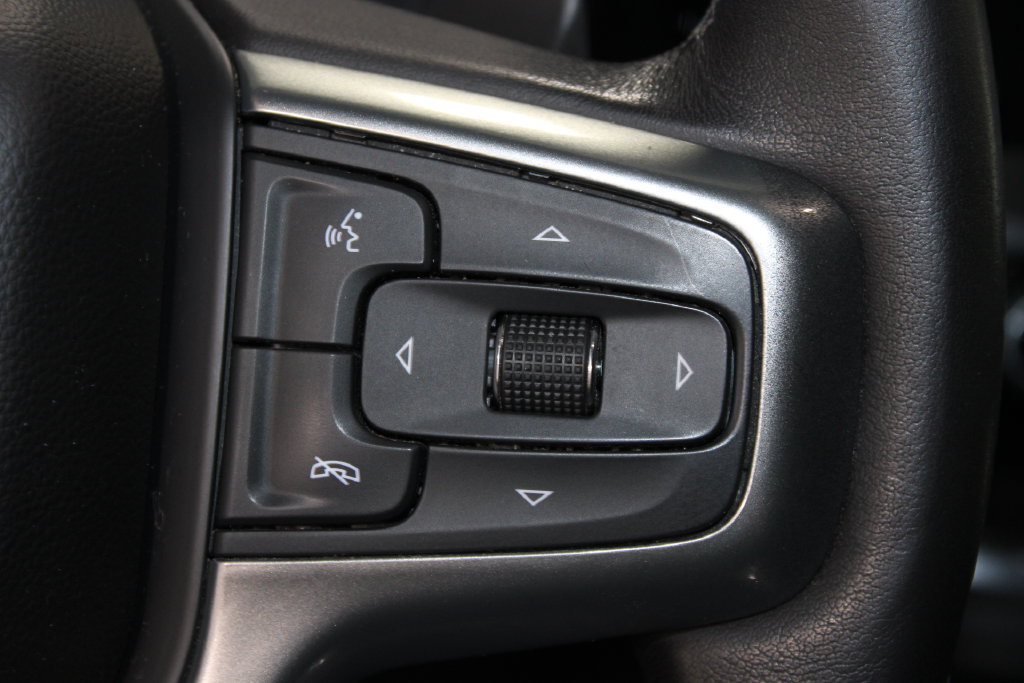 Used 2023 Chevrolet Silverado 1500 LTZ AWD/4WD image 39