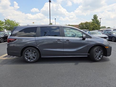 New 2026 Honda Odyssey Touring image 23