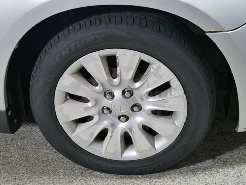 Used 2011 Chrysler 200 LX FWD image 15