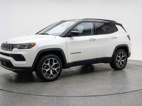 Used 2025 Jeep Compass Limited AWD/4WD image 3