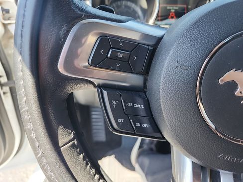 Used 2015 Ford Mustang Coupe RWD image 22