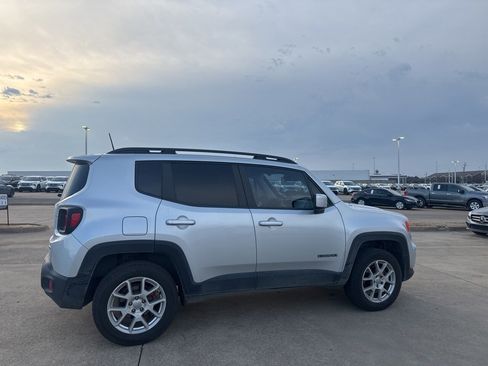 Used 2019 Jeep Renegade Latitude image 26