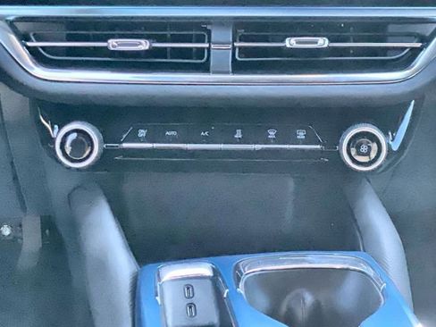 New 2026 Chevrolet Equinox EV LT FWD image 23