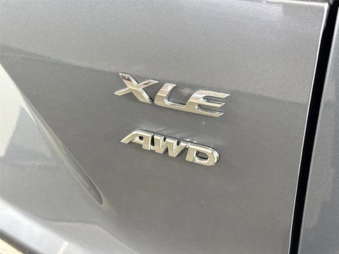 Certified 2024 Toyota Corolla Cross XLE image 25