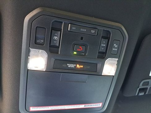Used 2024 Toyota Sequoia Capstone AWD/4WD image 37