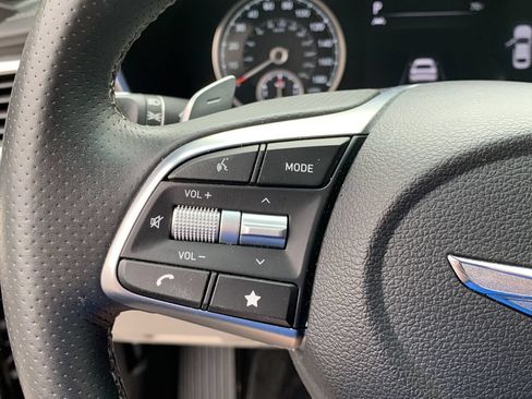 Certified 2023 Genesis G70 2.0T RWD image 22