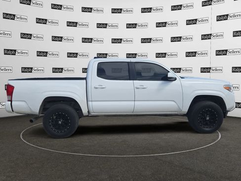 Used 2017 Toyota Tacoma SR w/ SR Convenience Package image 7