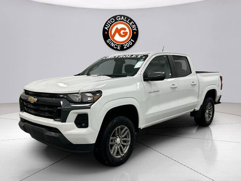 Used 2023 Chevrolet Colorado LT w/ LT Convenience Package image 3