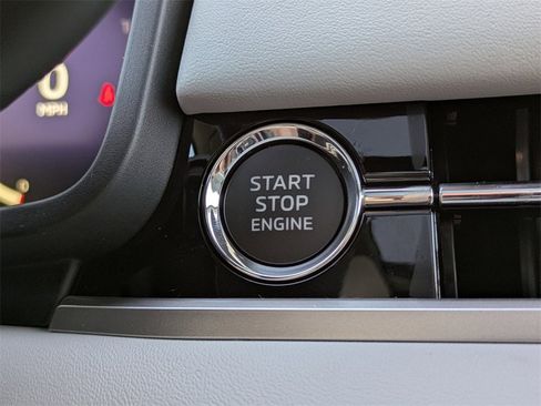 New 2025 Mitsubishi Outlander SE image 30