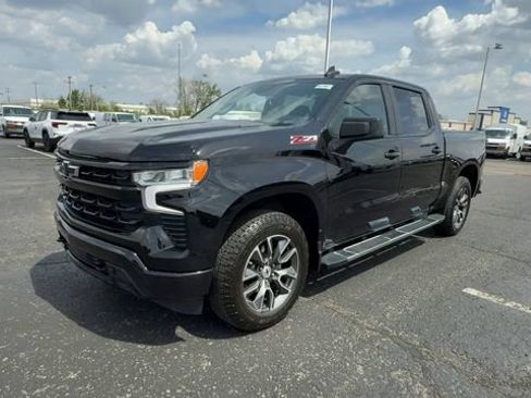 Used 2023 Chevrolet Silverado 1500 RST AWD/4WD image 4