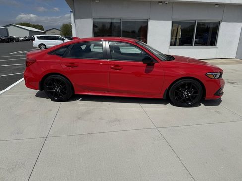 Used 2023 Honda Civic Sport image 9