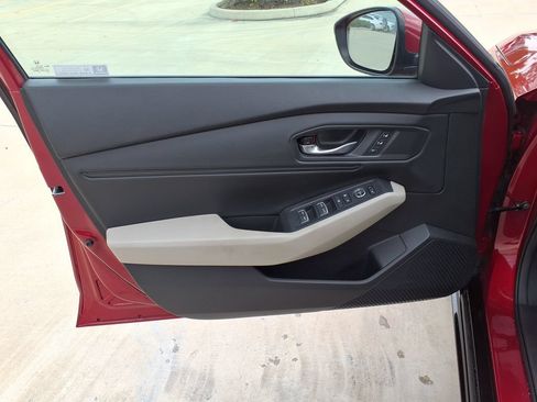 Used 2024 Honda Accord EX-L image 12