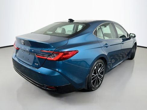 Used 2026 Toyota Camry XLE AWD/4WD image 7