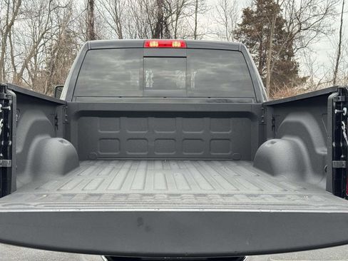 Used 2024 RAM 2500 Big Horn w/ Safety Group image 29