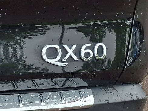 Used 2023 INFINITI QX60 Luxe w/ Performance Audio Package AWD/4WD image 32