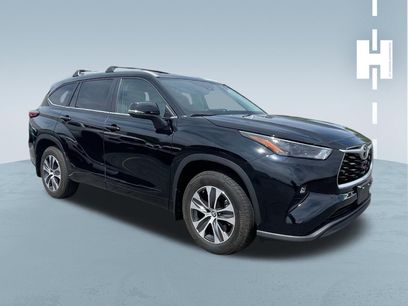 Used 2023 Toyota Highlander XLE