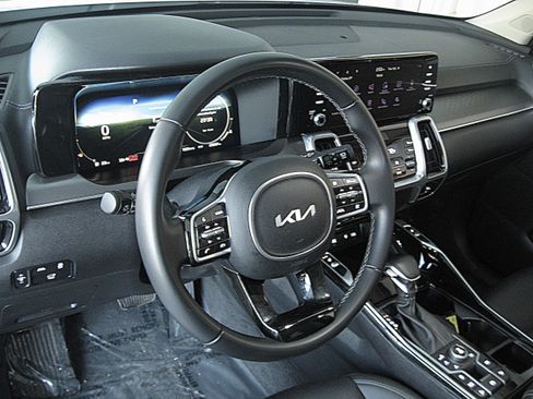 Certified 2023 Kia Sorento SX image 11