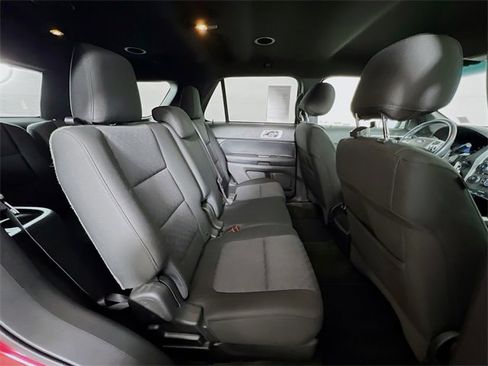 Used 2014 Ford Explorer XLT image 37
