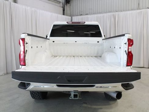Used 2024 Chevrolet Silverado 2500 LTZ AWD/4WD image 32