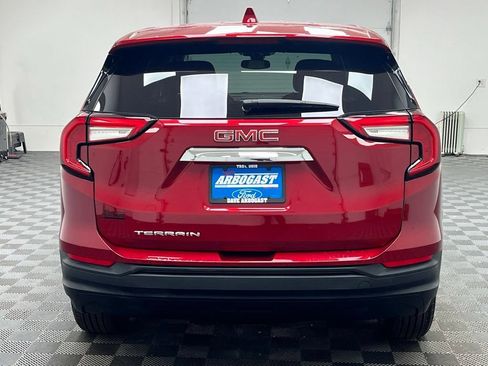 Used 2023 GMC Terrain SLE FWD image 9