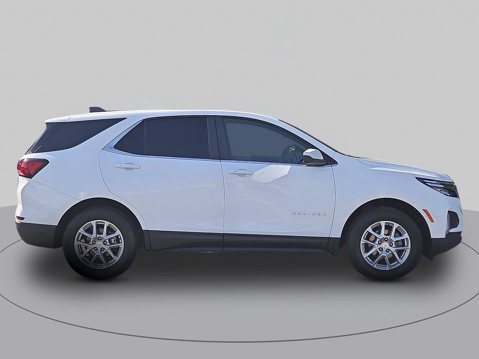 Used 2024 Chevrolet Equinox LT AWD/4WD image 2