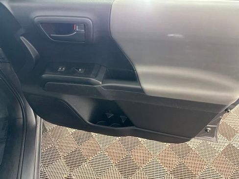 Used 2022 Toyota Tacoma SR RWD image 19