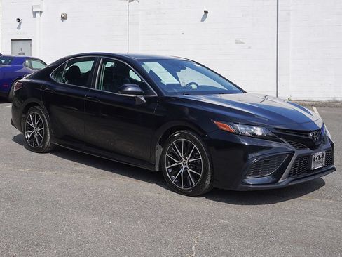 Used 2024 Toyota Camry SE AWD/4WD image 37
