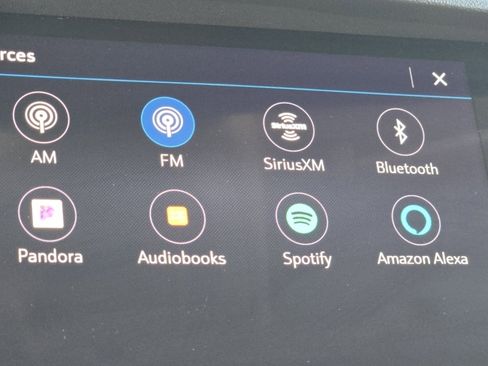 Used 2021 Buick Envision Essence image 10