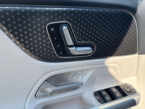 Certified 2025 Mercedes-Benz GLA 250 image 18