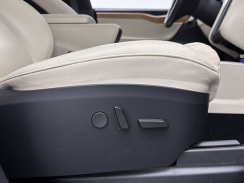 Used 2020 Tesla Model X Long Range AWD/4WD image 34