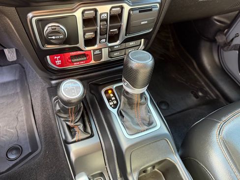 Used 2023 Jeep Gladiator Mojave w/ LED Lighting Group AWD/4WD image 24