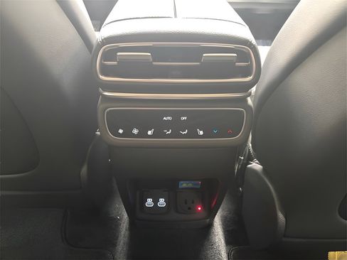 New 2025 Genesis GV80 2.5T Prestige image 30