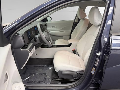 Used 2024 Hyundai Kona SE AWD/4WD image 9