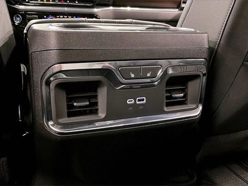 Used 2024 Chevrolet Silverado 1500 High Country w/ High Country Premium Package image 30