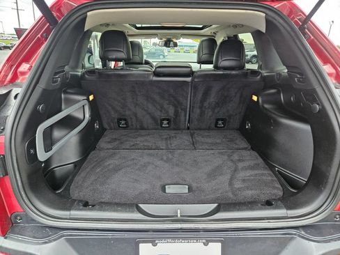 Used 2015 Jeep Cherokee Limited w/ Luxury Group AWD/4WD image 17