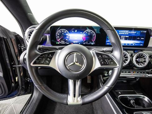 Used 2025 Mercedes-Benz CLA 250 image 18
